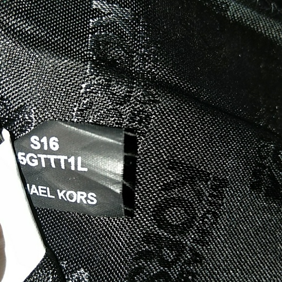 Michael Kors Wallet - Picture 4 of 4